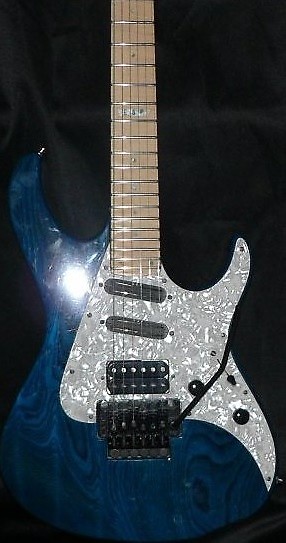 Marverick ギター sddefault.jpg