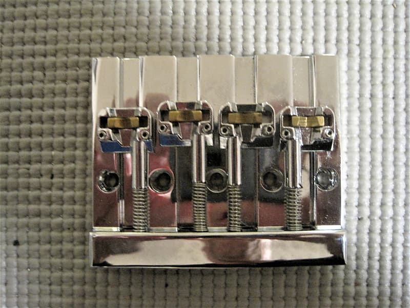 Hipshot 4 String KickAss Bass Bridge 5K400C Chrome 2022 Reverb