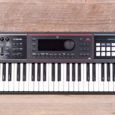 Roland Juno DS61 Synthesizer