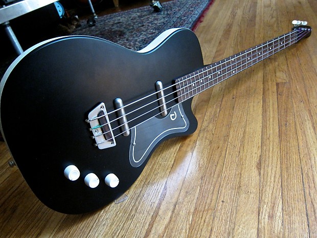 Danelectro 56 single cutaway 2025 bass