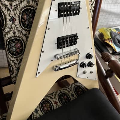 Maison Flying V Classic white | Reverb