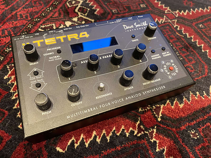 Dave Smith Tetra 4 シンセサイザー　中古　レア Dave Smith Instruments Tetra4 Multitimbral (x4 voices