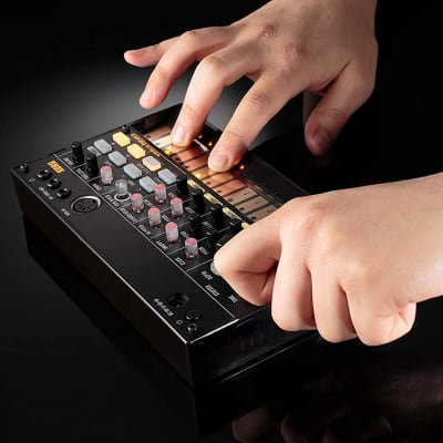 Korg, 16-Key Synthesizer (VOLCABEATS),Black image 4