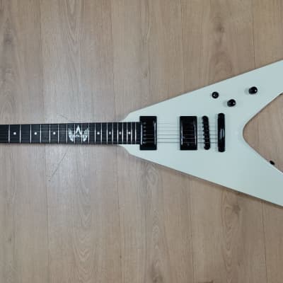 ESP LTD Vulture OW Olympic White James Hetfield Signature