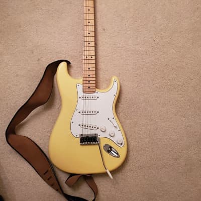 Fender Player Stratocaster with Maple Fretboard 2018 - Present Buttercream image 7