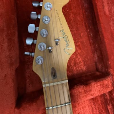 Fender American Standard Stratocaster with Maple Fretboard 1998 - 2000 3-Color Sunburst image 2