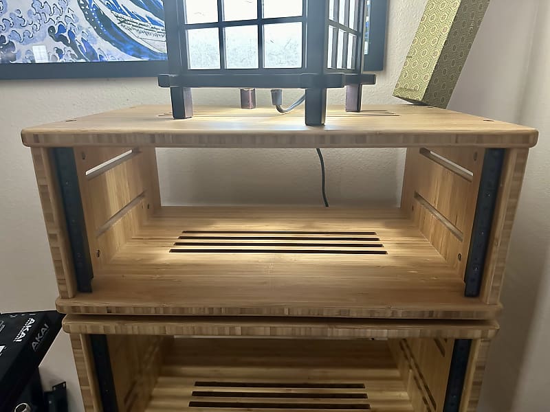 Jamracks 4Space Rack 2022 Carbonized Amber Reverb