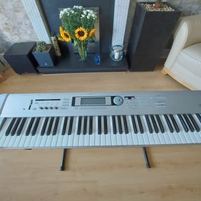 Korg Triton LE 76-Key 62-Voice Polyphonic Workstation 2000 - 2002 - Silver