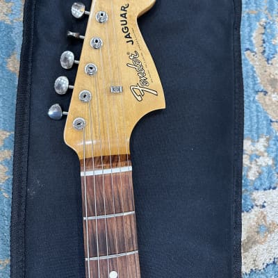 Fender Classic Player Jaguar Special with Pau Ferro Fretboard 2018 - 2019 - 3-Color Sunburst image 15