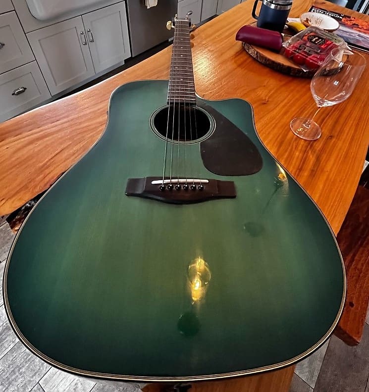 Yamaha DWX-7C Acoustic/Electric Guitar 2003 - 