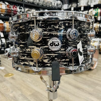 DW Collector's Snare Drum 5.5x14 Black Oyster Glass so#941119