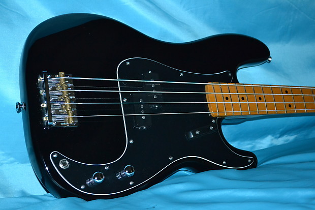 Squier matt top freeman signature bass