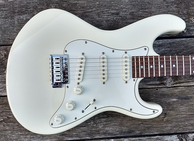 Dean strat outlet