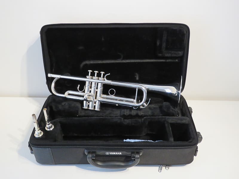 Yamaha YTR-4335G Silver Plated Bb Trumpet Outfit with Case