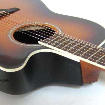 guitare électro acoustique Ovation Celebrity gauchère CS Standard Mid  Cutaway CS24L-4-G