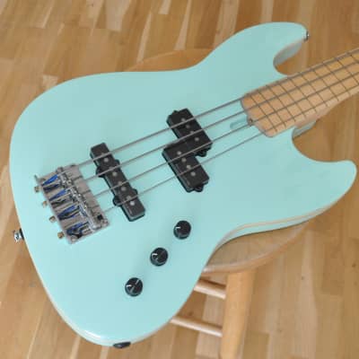 Sire MARCUS MILLER U5 Alder 4 FL MINT Green / 2nd Generation