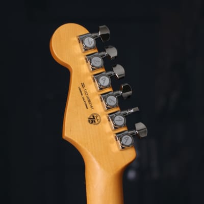 Fender Ultra Luxe Stratocaster, Rosewood Fingerboard, 2-Color Sunburst image 12