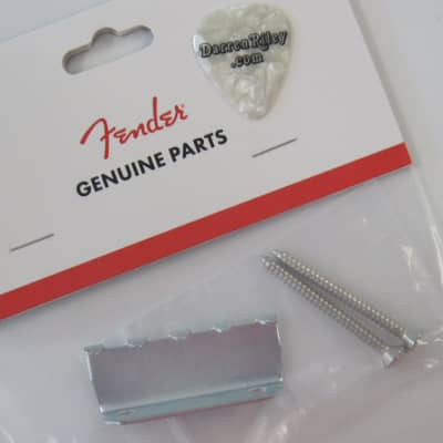 Fender USA Tremolo Spring Claw with Screws 0010272149 image 2