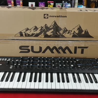 Novation Summit 61-Key 16-Voice Synthesizer 2019 - Present - Black