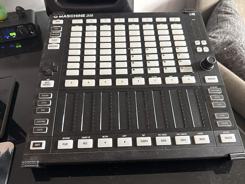 Native Instruments MASCHINE JAM Production & Sequencing Controller
