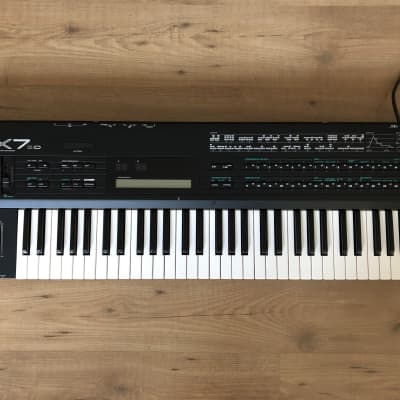 Yamaha DX7IIFD 61-Key 16-Voice Digital Synthesizer with Floppy