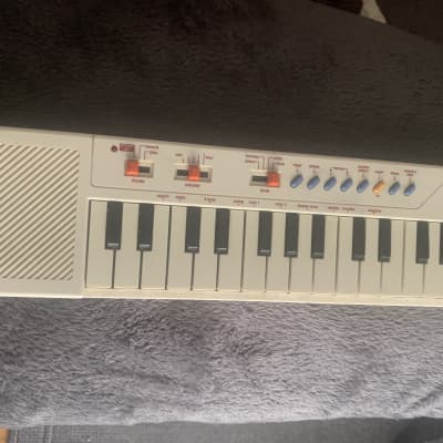 Casio PT-10 29-Key Mini Synthesizer 1980s - White