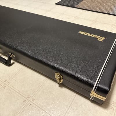 Ibanez Bass Case - Black/Gold/Brass (discontinued) image 3