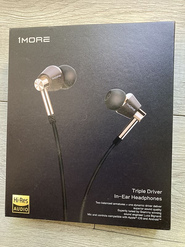 1More Triple Driver InEar Headphones tips Reverb