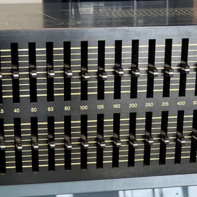 Yamaha Q2031 Dual-Channel Graphic Equalizer  - Black