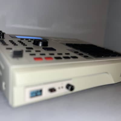 Custom Akai MPC2000 - New LCD - Maxed RAM - All New Tact switches & Button LEDs & more image 15