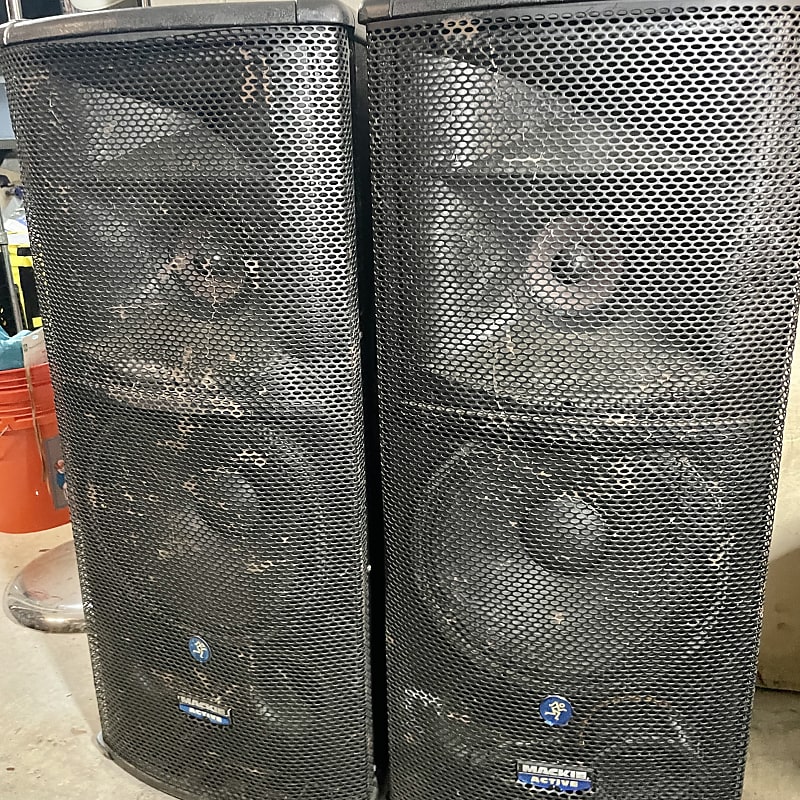 Used Pair of Mackie SR 1530 Active Powered Speakers w Stands SR1530 Local Pickup Brooklyn NY 11211