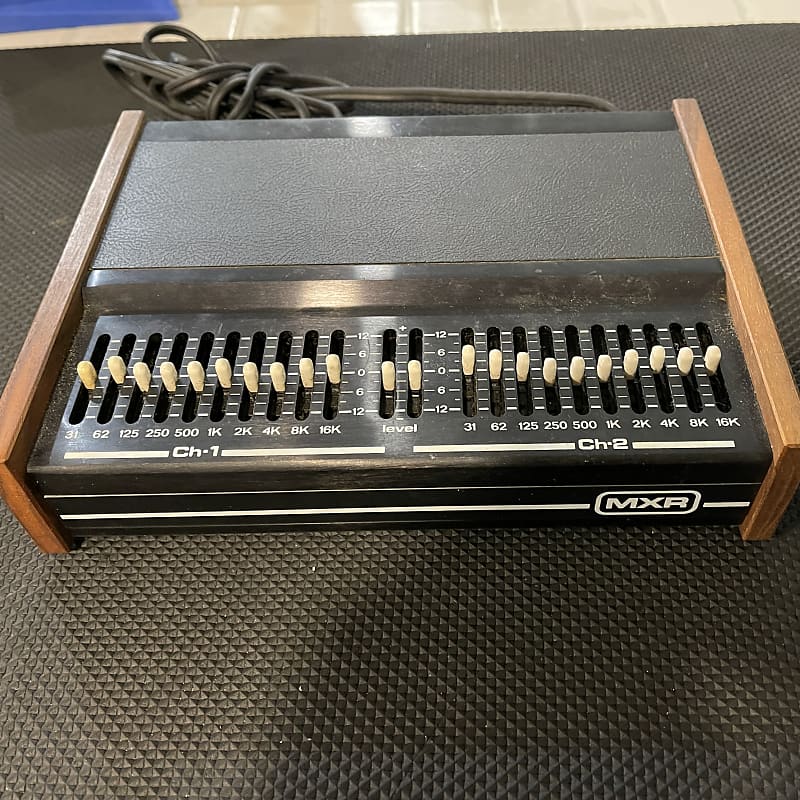 MXR 114 Stereo Graphic 10 Band 2 Channel Equalizer - Black