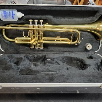 Etude V1212085 student Trumpet light brass image 8