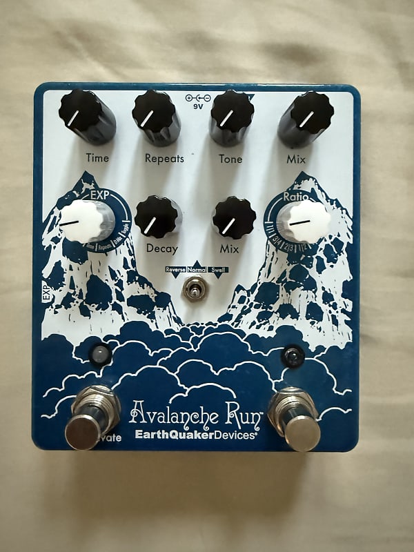 EarthQuaker Devices Avalanche Run Stereo Reverb & Delay with Tap Tempo V2