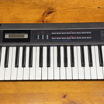 Roland Alpha Juno-2 61-Key Programmable Polyphonic Synthesizer 1985 - 1988 - Black