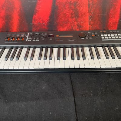 Yamaha MX61 Synthesizer (New York, NY)