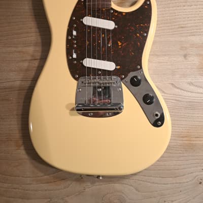 Fender MG-69 Mustang Reissue MIJ | Reverb Canada