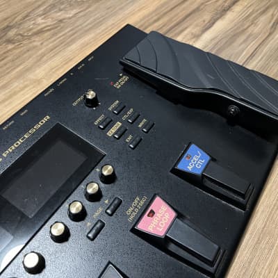 Boss GT-100 Version 2.0 Guitar Effects Processor 2014