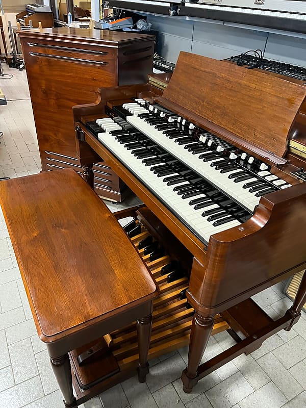 Hammond B3 Organ with Leslie Speaker 1955 - 1974