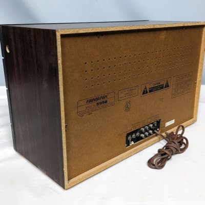 Vintage áudio system Vintage Soundesign Compact System Model 5958 AM/FM Stereo