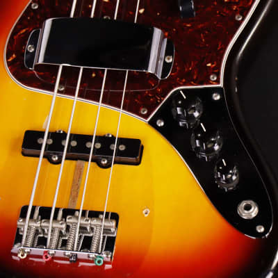 Fender USA New American Vintage 64 Jazz Bass 3-Color Sunburst [SN V1310249] [12/04] image 6