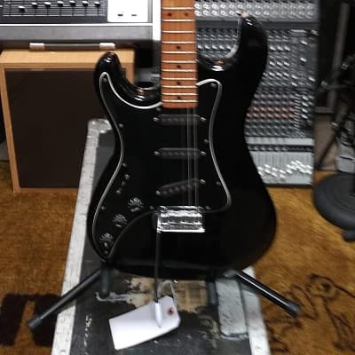 Montaya Stratocaster 80s Black On Black image 2