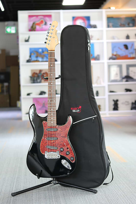 Legacy stratocaster deals