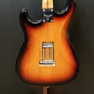 Fender Custom Shop Custom Classic Stratocaster 2001 - 3 Tone Sunburst image 3