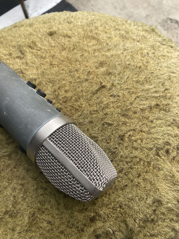 Aphex Microphone X | Sweetwater