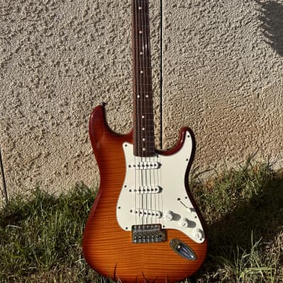 Fender Stratocaster w/Synchronized Tremolo - Tobacco Sunburst | Reverb