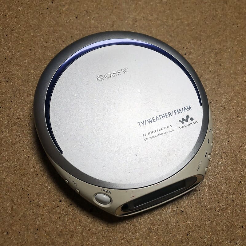 Sony DF411 Discman Portable CD Player with AM/FM Tuner