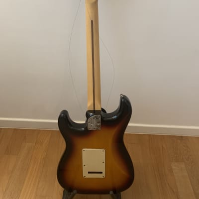 Fender - American Deluxe Stratocaster HSS (2005), Maple Fingerboard, 3-Color Sunburst image 5