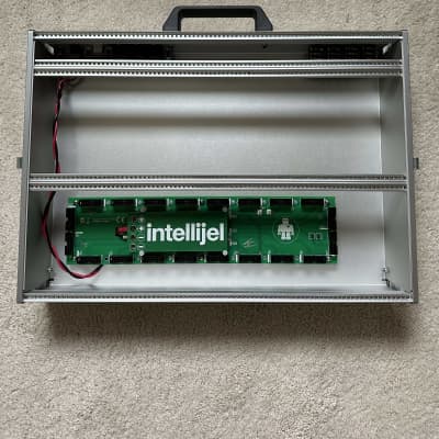 Intellijel CASE-7U-84HP Eurorack Case with Power Supply