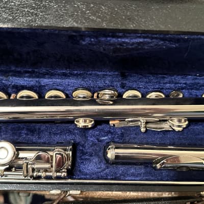 Armstrong 104 Student Model Closed-Hole Flute with C Foot, Offset G 2010s - Silver-Plated image 3